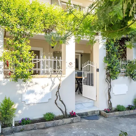 Yiasemi Maison Ferienhaus *