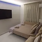 Yiasemi Maison *