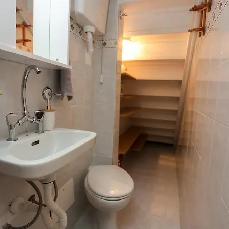 Yiasemi Maison *