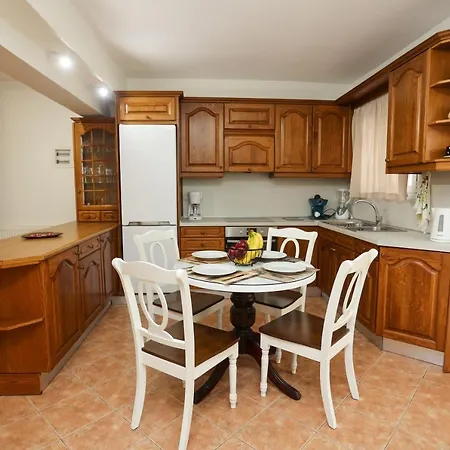 Yiasemi Maison Holiday home