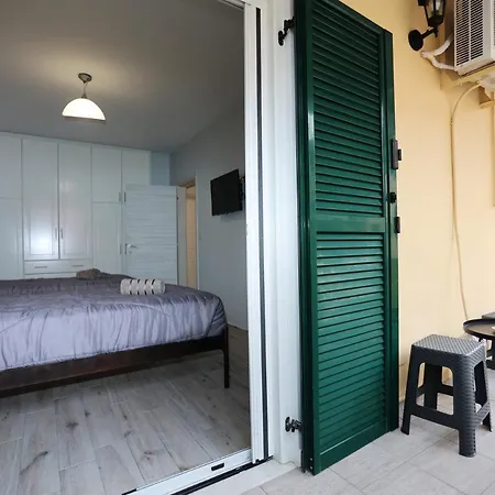 Yiasemi Maison *