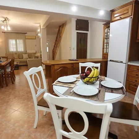 Yiasemi Maison Holiday home *