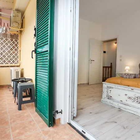 Yiasemi Maison *