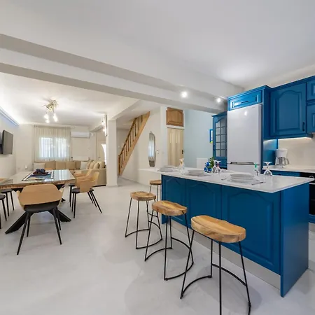 Yiasemi Maison *