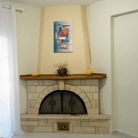 Yiasemi Maison Alepou