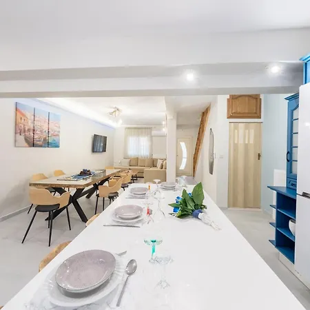 Yiasemi Maison Alepou