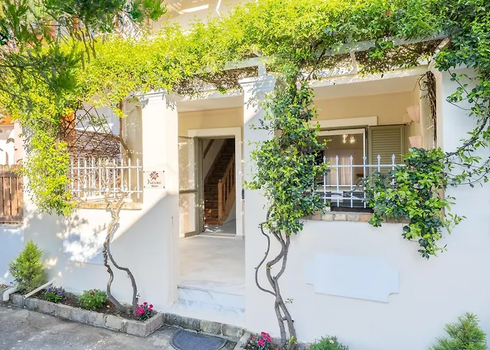 Yiasemi Maison * Alepou