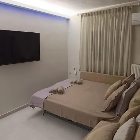 Yiasemi Maison *